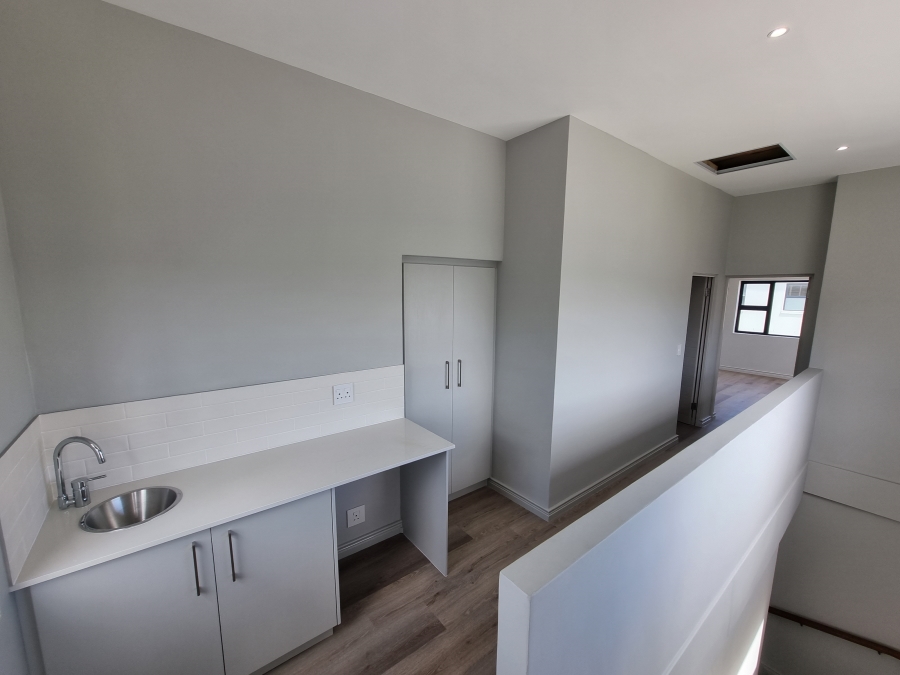 To Let 4 Bedroom Property for Rent in Royal Ascot Western Cape